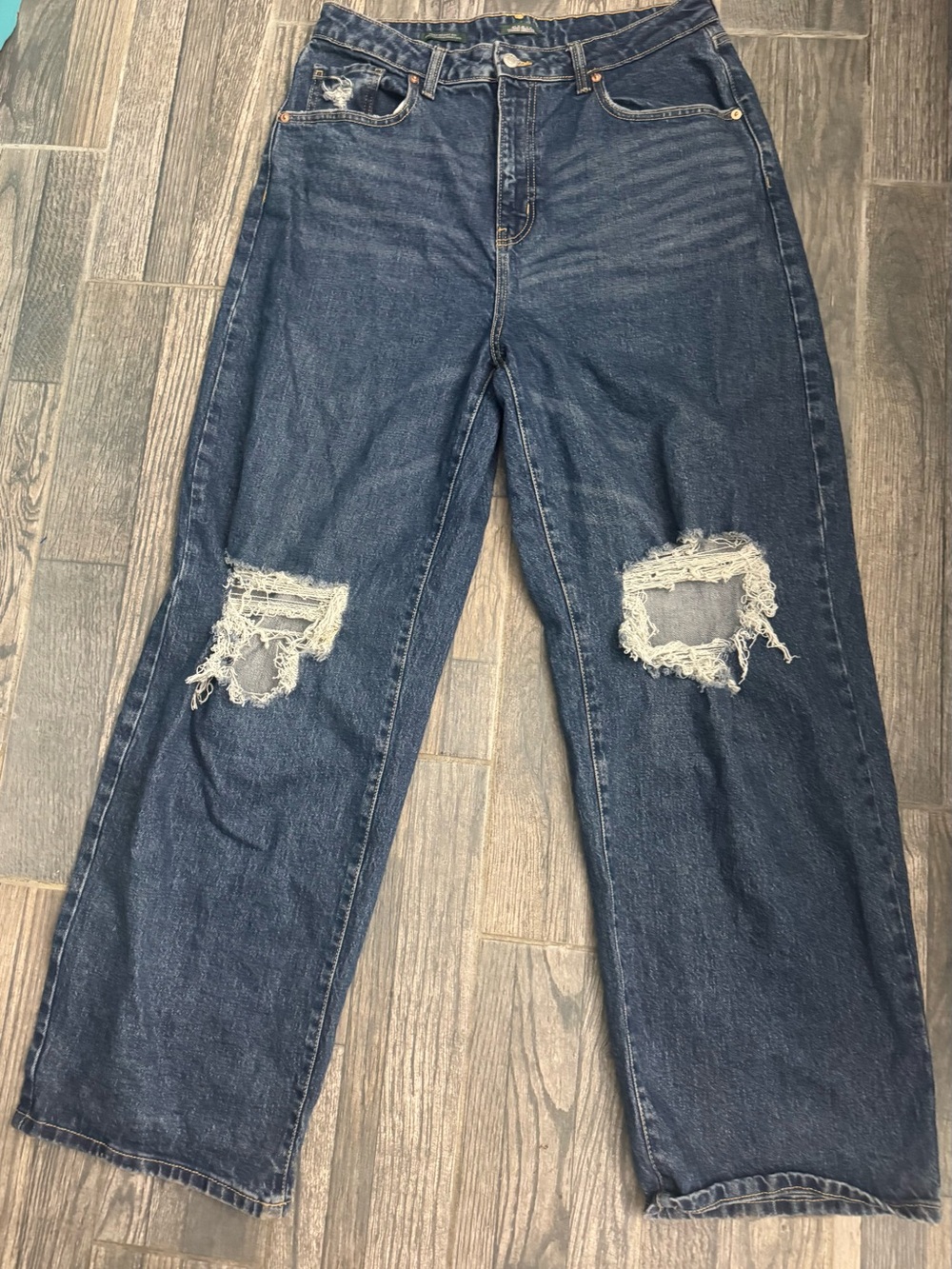 Wild Fable Women’s distressed highest rise baggy jean - size 12